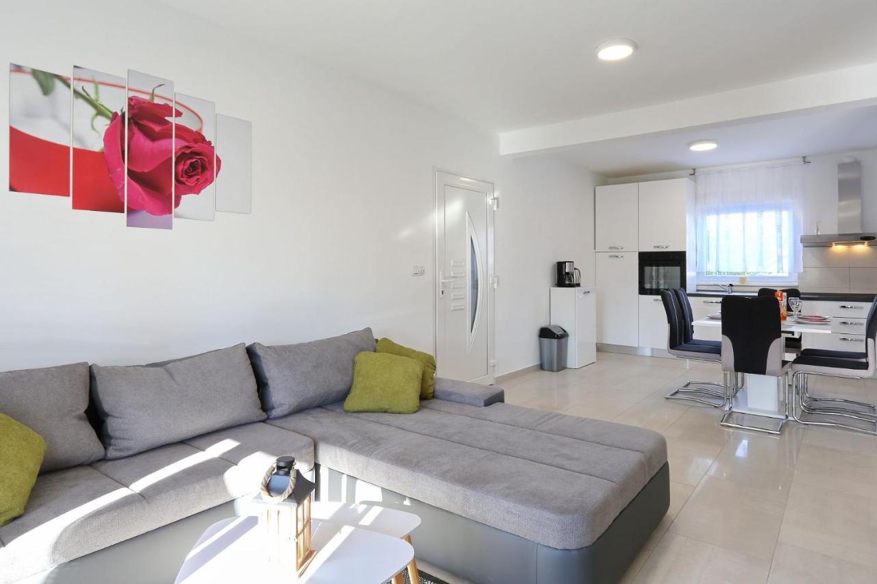Apartments Lisac Vir Kültér fotó