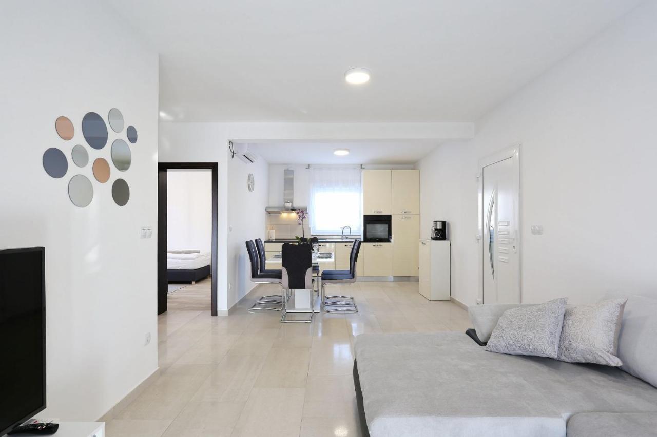 Apartments Lisac Vir Kültér fotó