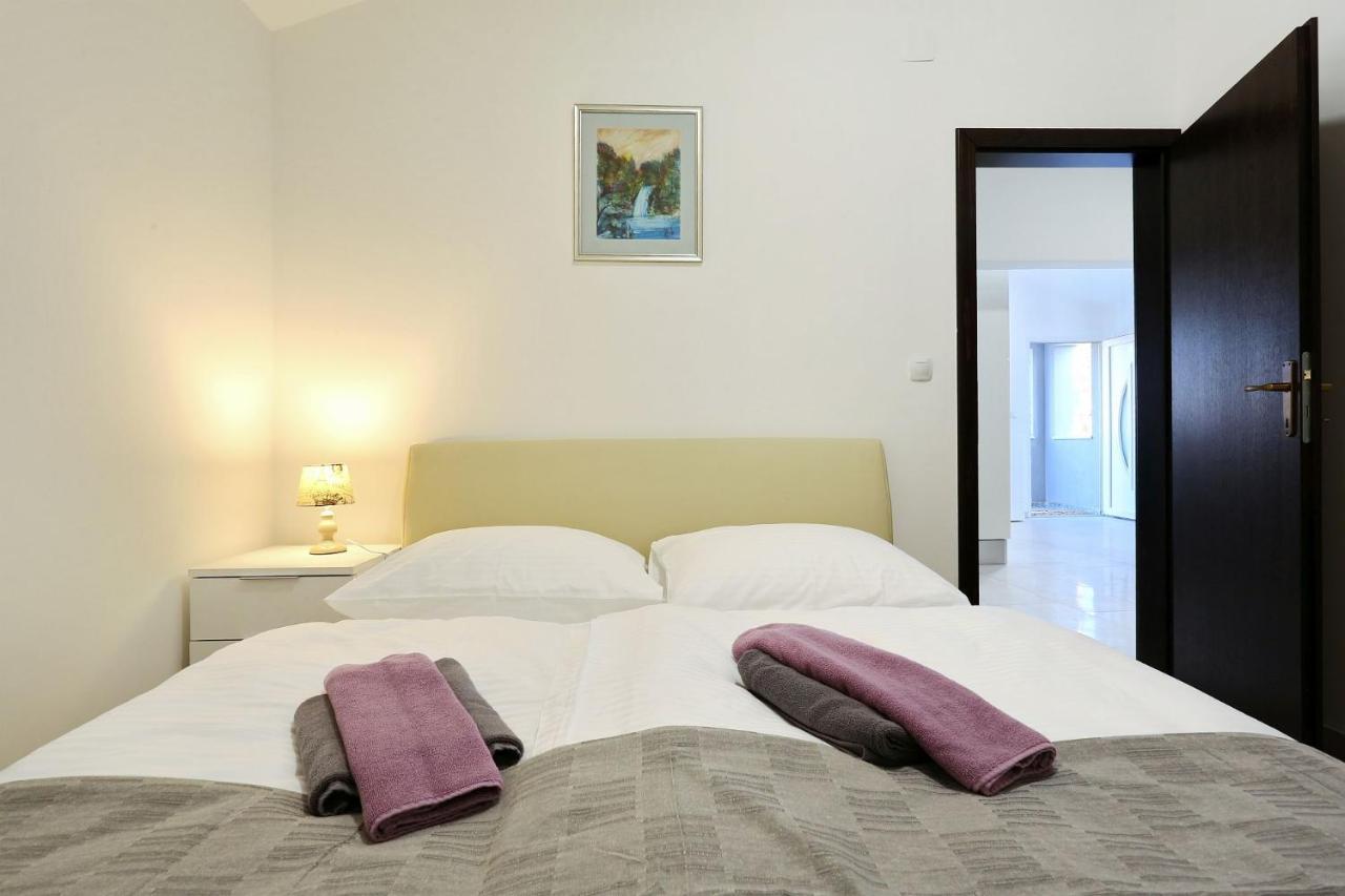 Apartments Lisac Vir Kültér fotó