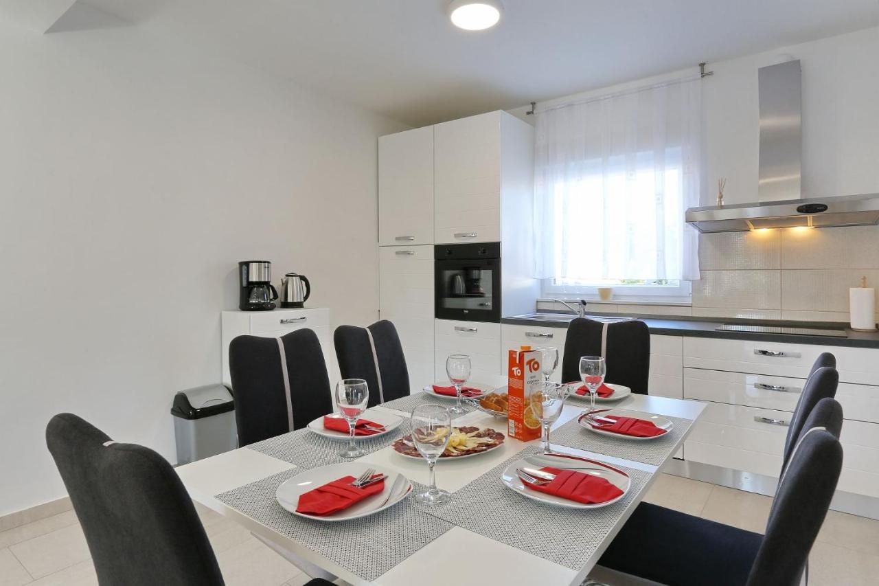 Apartments Lisac Vir Kültér fotó
