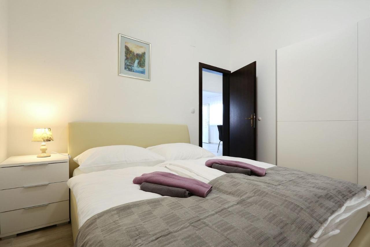 Apartments Lisac Vir Kültér fotó