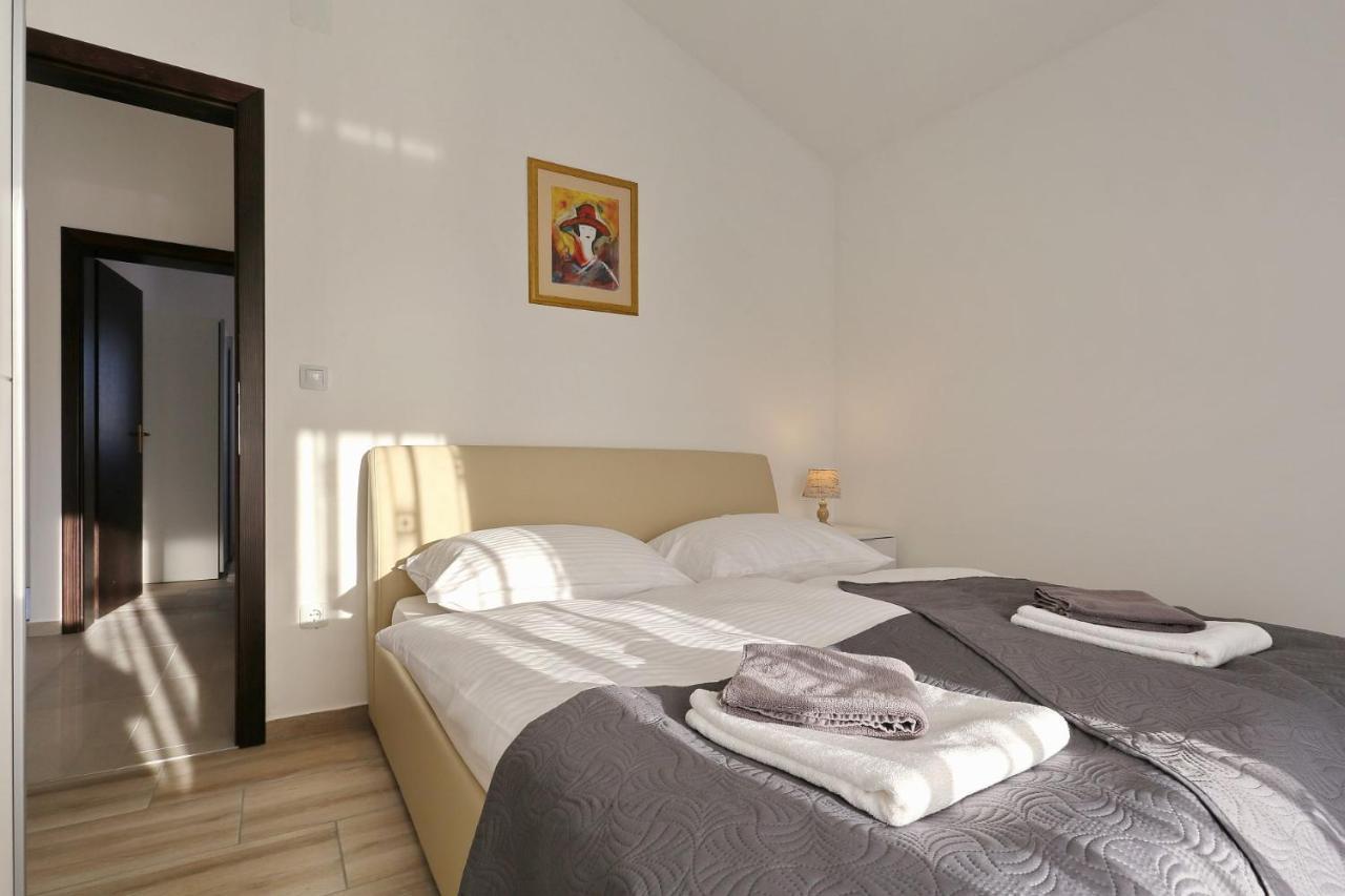 Apartments Lisac Vir Kültér fotó